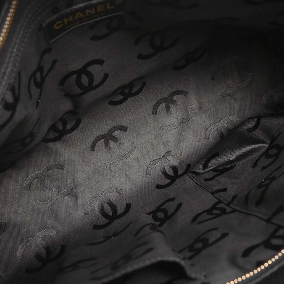 Chanel Black Calfskin Handbag - Picture 7 of 10